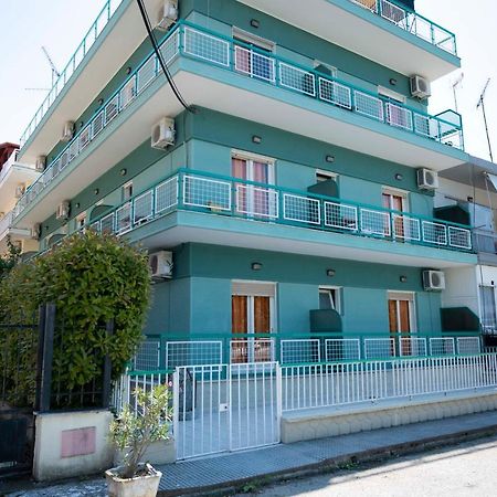 Amelies Apartments Paralía エクステリア 写真