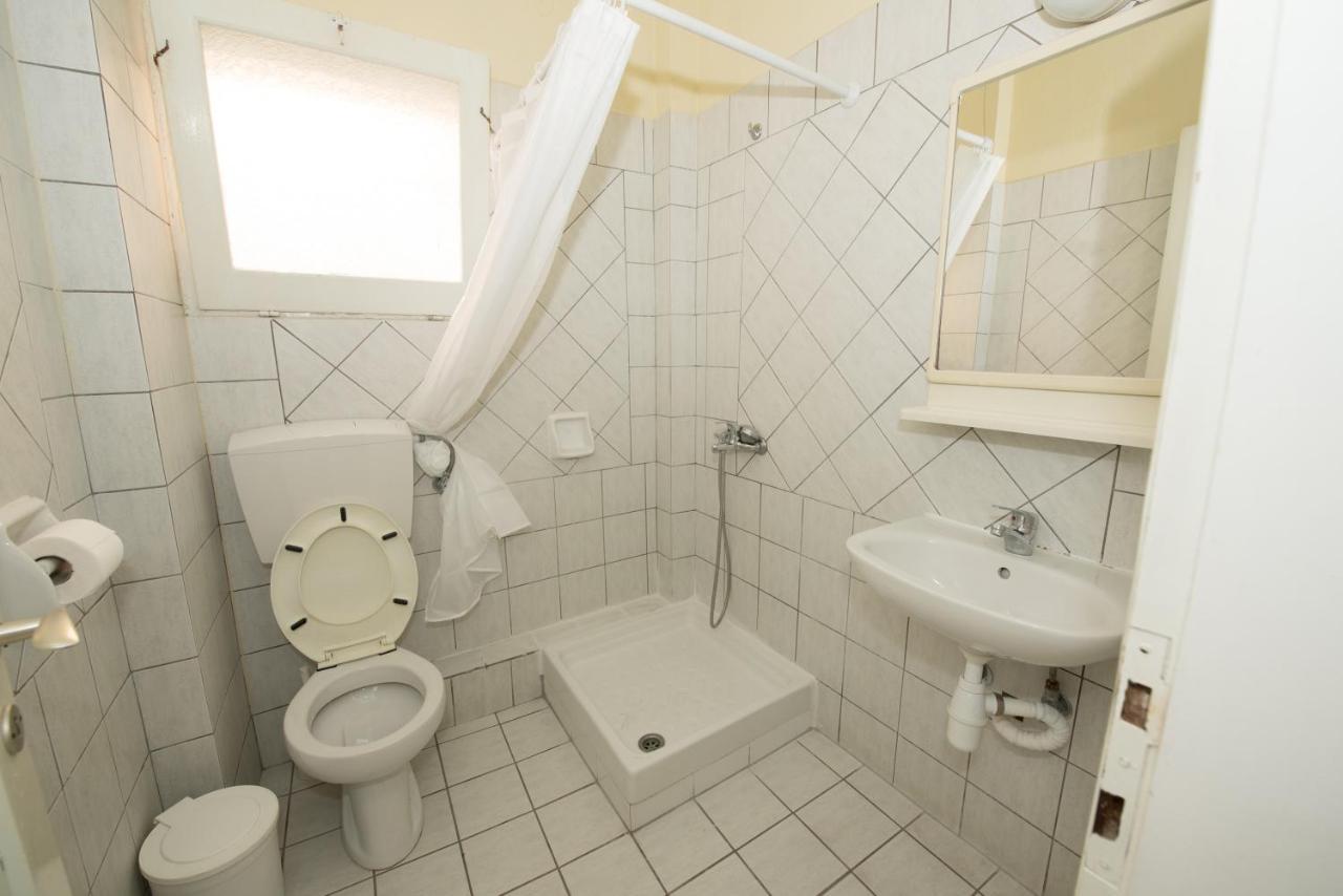 Amelies Apartments Paralía エクステリア 写真