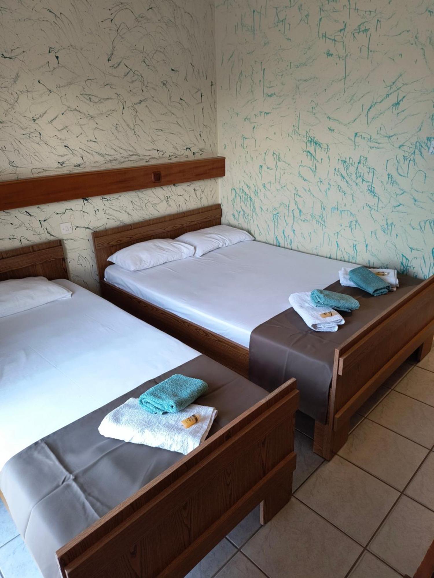 Amelies Apartments Paralía エクステリア 写真