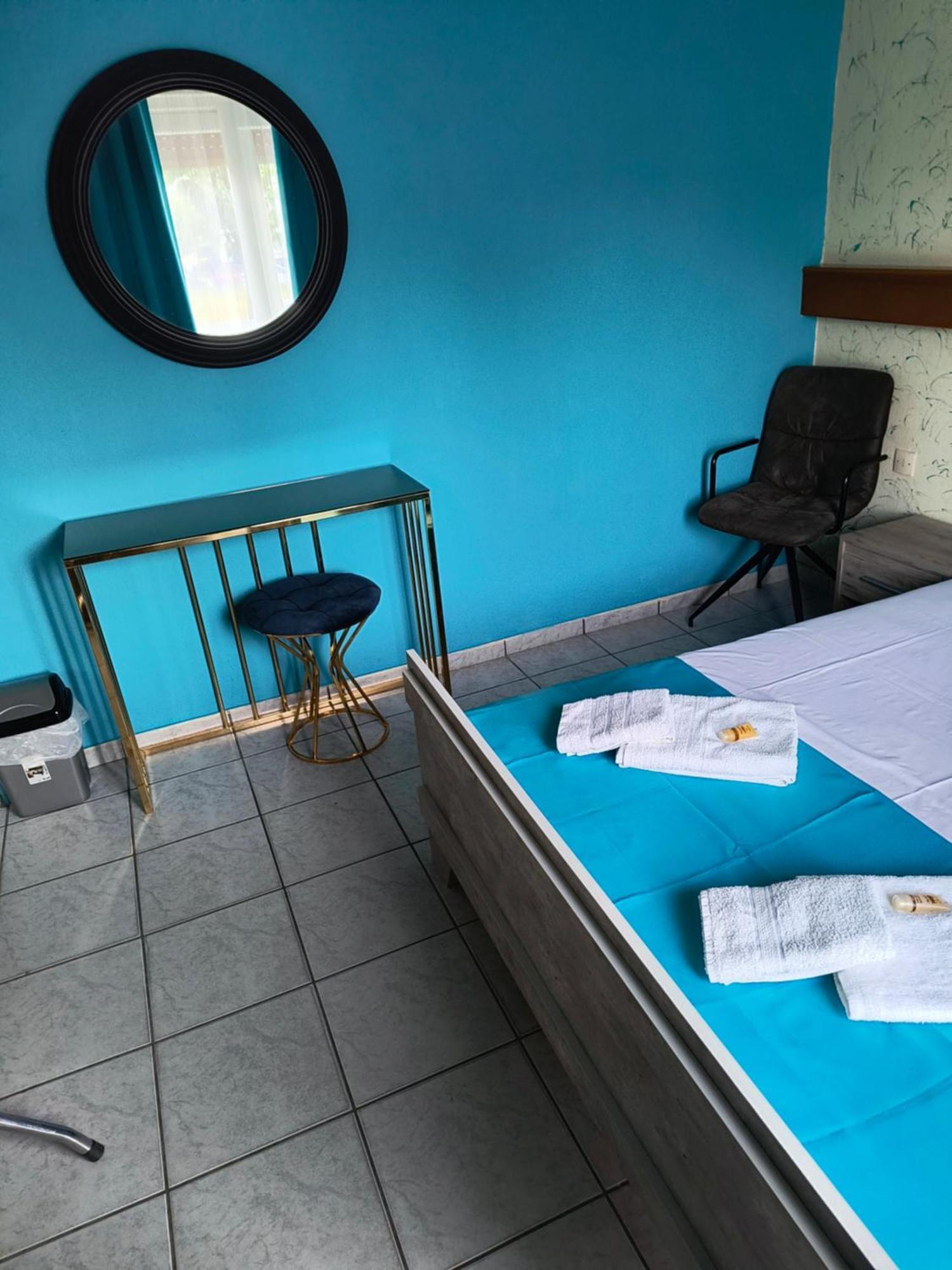Amelies Apartments Paralía エクステリア 写真